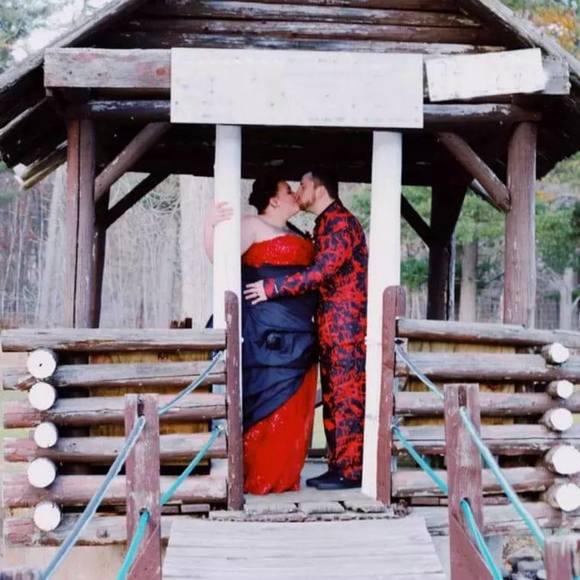 Meet your Posher, Jenni - Picture 1 of 1